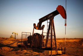 Цена азербайджанской нефти приближается к 55 долларам
