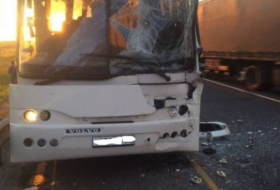 В Казахстане автобус с гражданами Узбекистана попал в ДТП и загорелся. Один погиб
