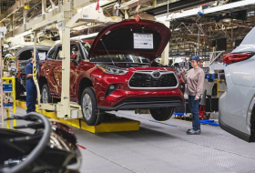 Toyota возобновила работу заводов после системного сбоя
