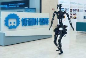 Китай разрабатывает первого массового человекоподобного робота с ИИ
