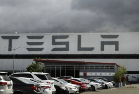 Tesla выпустит более дешевые версии электромобилей S и X в Северной Америке
