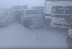 Семь автомобилей столкнулись на закрытой трассе в Казахстане
