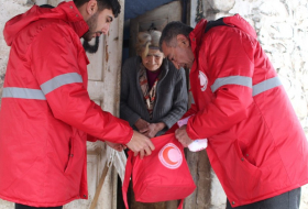 Сотрудники Общества Красного Полумесяца навестили армянских жителей в Карабахе
