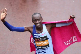 Обладатель мирового рекорда в марафоне погиб в возрасте 24 лет
