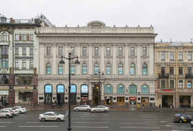 В Петербурге из торгового дома «Пассаж» эвакуировали посетителей после звонка