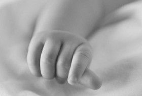 В Сумгайыте во дворе больницы обнаружен труп младенца
