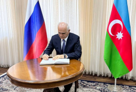 Мустафаев посетил посольство России в Баку