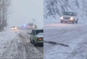 В Гедабейском районе сильный снег создал трудности на дорогах