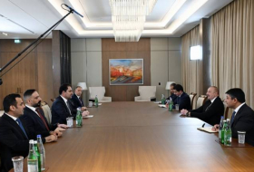 Президент Ильхам Алиев принял председателя парламента Ирака-ФОТО
