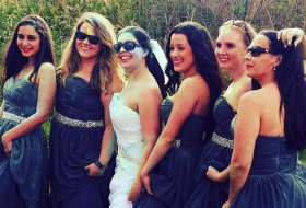 Обманутая невеста пробежала марафон в свадебном платье