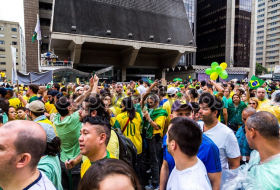 Автомобиль протаранил протестующих в Сан-Паулу