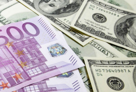Доллар и евро в Азербайджане незначительно подорожали