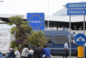 Франция отказала во въезде 1 тыс. человек после терактов в Париже