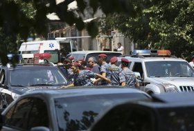 Захватчики полиции в Ереване отказались сдаваться