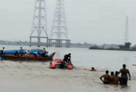 В Индии опрокинулась лодка (ВИДЕО)