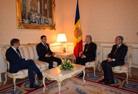 Посол Азербайджана в Андорре вручил верительные грамоты главе Франции
