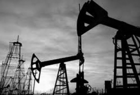 Мировые цены на нефть снижаются в преддверии заседания ОПЕК