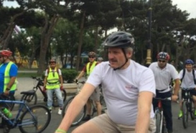 Посол США решил пропагандировать велоспорт среди азербайджанцев - ФОТО