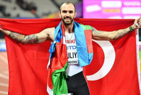 Легкоатлет Рамиль Гулиев стал чемпионом мира в беге на 200 метров (ВИДЕО)