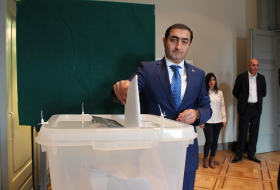 Граждане Азербайджана в Литве активно голосуют на референдуме - ФОТО