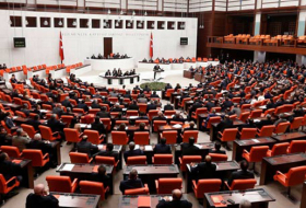 Турецкая оппозиция остается в парламенте