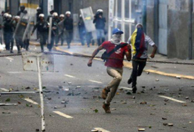 В Венесуэле ранены в ходе протестов 15 тысяч человек