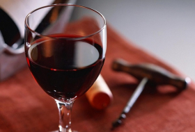 Азербайджан запретил импорт вина, табака и хлопка с ГМО