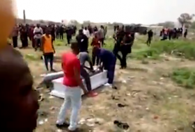 Ганские гробовщики забрали труп в качестве залога - ВИДЕО