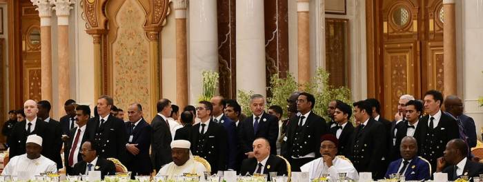 Президент Азербайджана участвует в арабо-исламско-американском саммите 