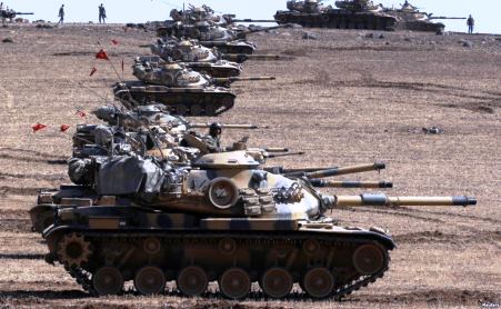 Турецкая артиллерия и танки обстреливают позиции ИГ в Сирии