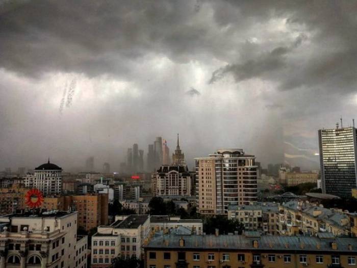 Синоптики Москвы предупреждают: погода вновь ухудшится 