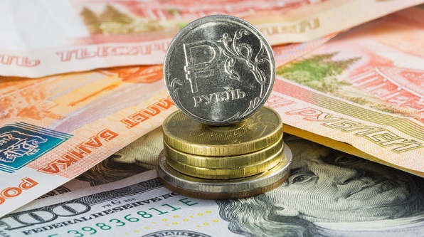 Курс доллара в России обновил годовой минимум