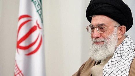 Али Хаменеи появился на публике