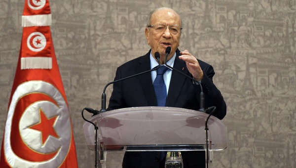 В Тунисе введен режим ЧП и комендантский час после теракта