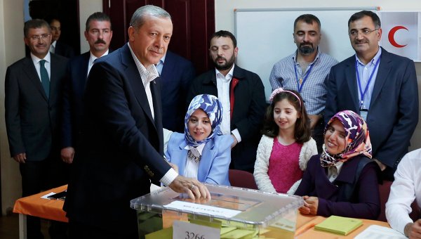 Эрдоган проголосовал на конституционном референдуме