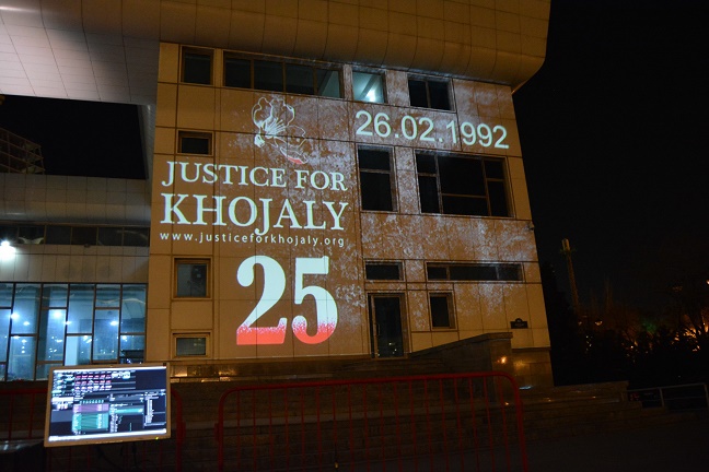 На морвокзале установлено специальное освещение в память о жертвах Ходжалинского геноцида – ФОТО 