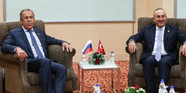 Лавров и Чавушоглу обсудили создание деэскалационных зон в Сирии