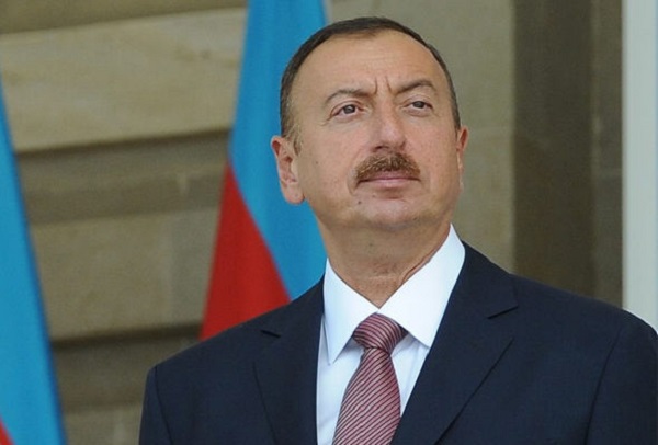 Президенту Ильхаму Алиеву пишут: Мы верим в Вас и нашу армию