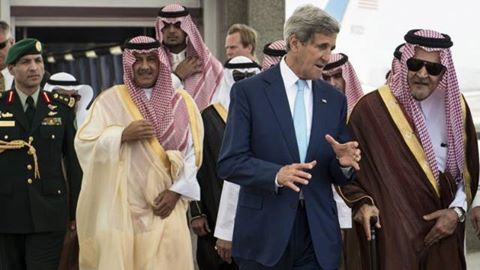 СМИ: ‪‎США‬ сбивают цены на ‪нефть‬, чтобы обанкротить ‪РФ‬