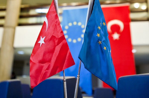 Турция должна выполнить 35 условий для отмены визового режима с ЕС