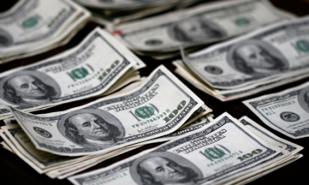 «В Баку резко снизился спрос на доллар» - ЭКСПЕРТ