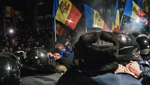 Молдавия: оппозиция дошла до Конституционного суда