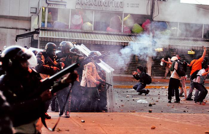 В Венесуэле число пострадавших во время протестов выросло до 400 человек