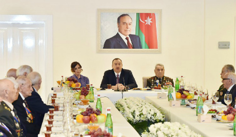 Тандем Мусават - ПНФА хотел стереть с памяти праздник 9 мая - Ильхам Алиев 