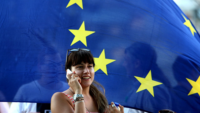 Экс-премьер Бельгии: Евросоюз должен быть более компактным