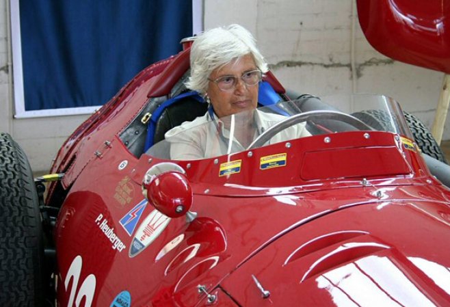 Умерла первая женщина-пилот «Формулы-1»