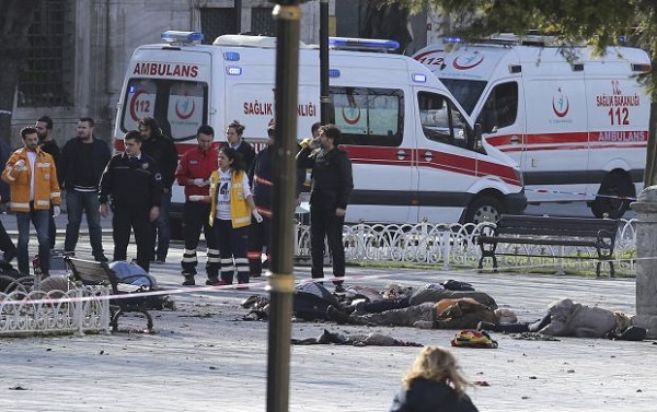 Атака террористов в Турции: есть погибшие и раненые