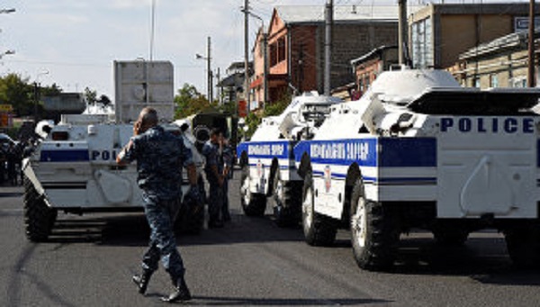 В Армении называют захват пункта полиции в Ереване терактом