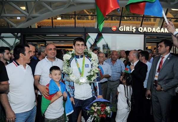 Олимпийская сборная Азербайджана вернулась на Родину