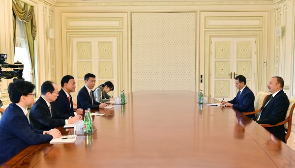 Ильхам Алиев принял парламентского вице-министра МИД Японии - ФОТО